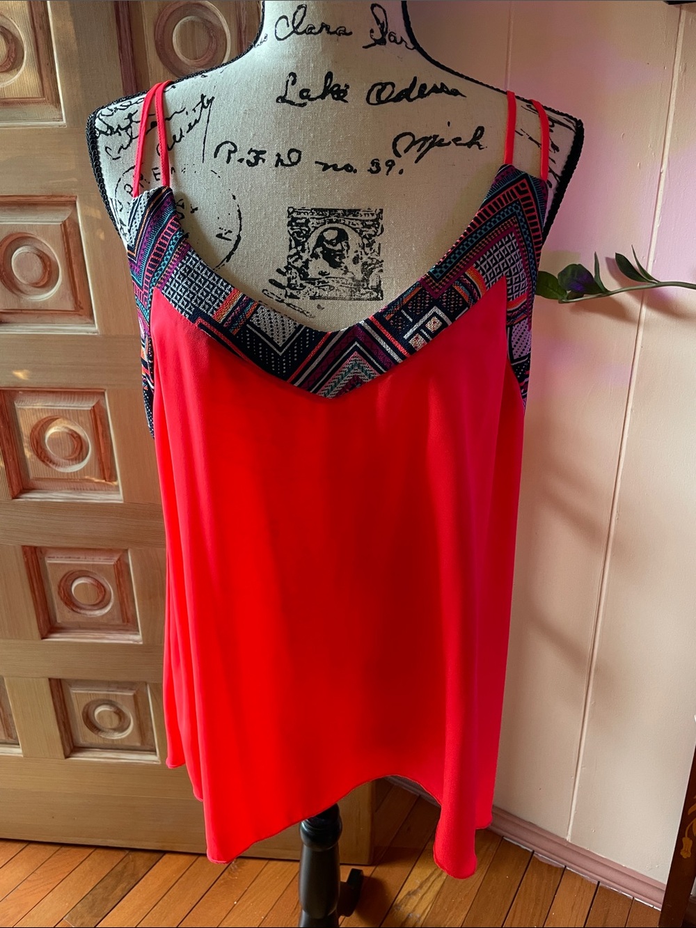 Rue21 fluorescent pink top with Geometric Trim